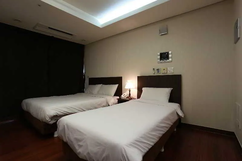 Brown Suites Serviced Residence Seoul 3*,  South Korea